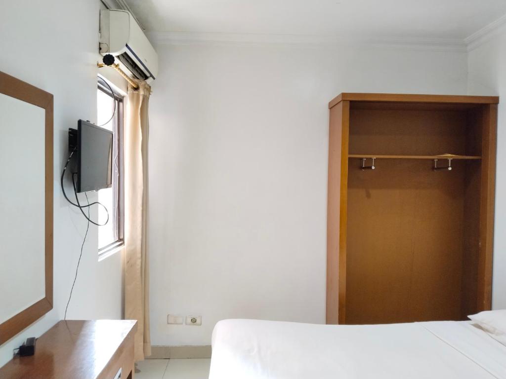Metro Hotel Bekasi powered by Cocotel - Standard Double Room