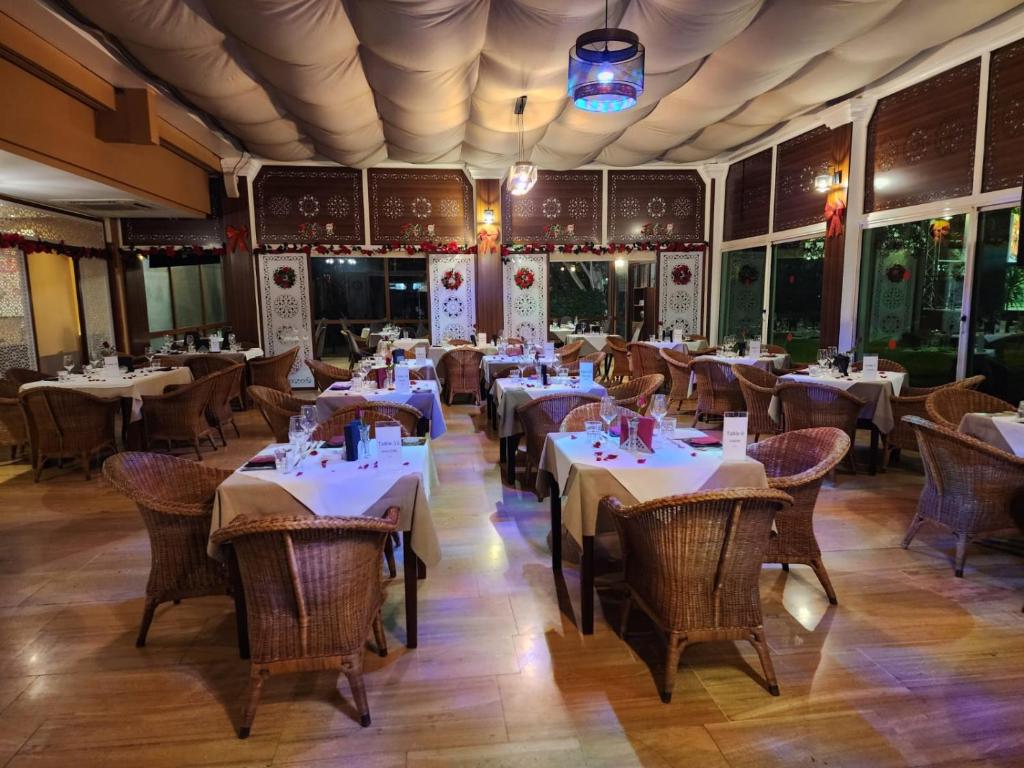Restaurace v ubytování El Oumnia Puerto & Spa
