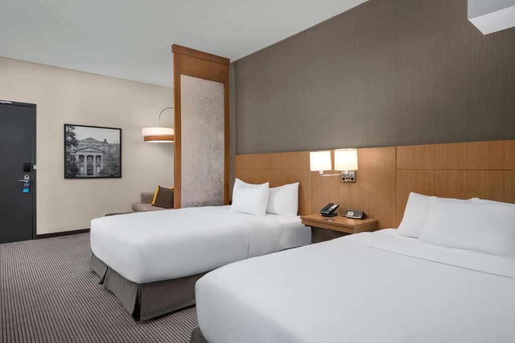 Hyatt Place Iowa City Downtown - Double Queen Room Con Bañera Y Sofá Accesible