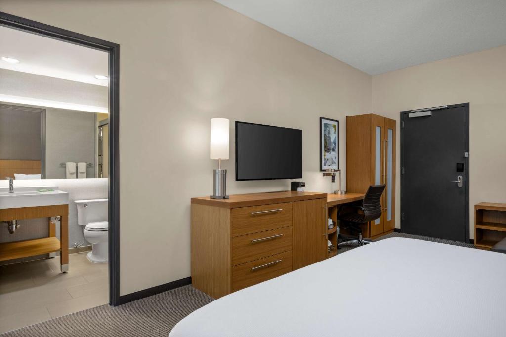 Hyatt Place Iowa City Downtown - Chambre Roi Avec Canapé-lit - Plancher Haut