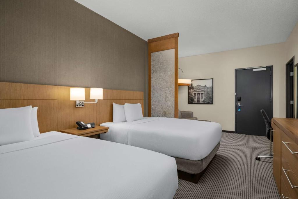 Hyatt Place Iowa City Downtown - Chambre Queen Avec Deux Lits Queen Et Canapé-lit