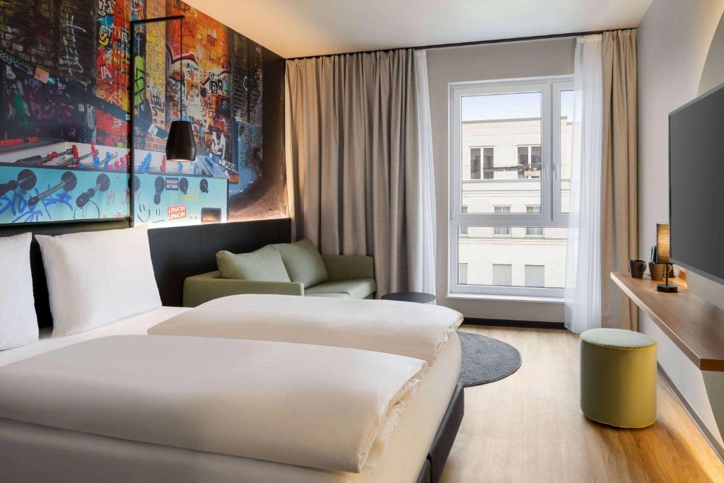 Vienna House Easy by Wyndham Berlin Potsdamer Platz - Salón Con Sofá Cama