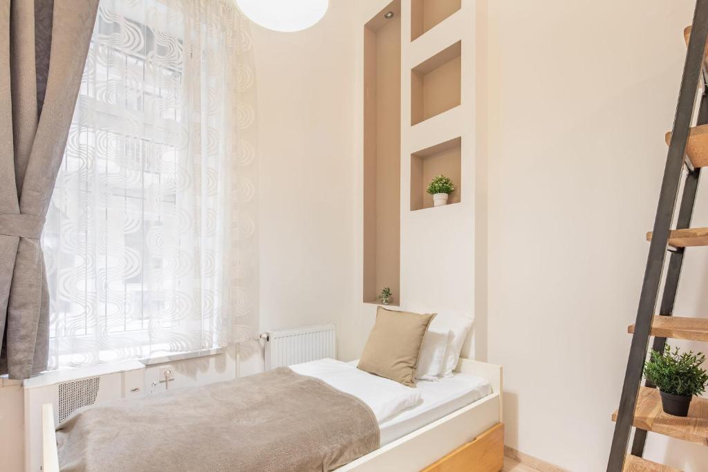 Central and Cute with 3 rooms and AC 1097 Budapest, Drégely utca 7 kép - 1