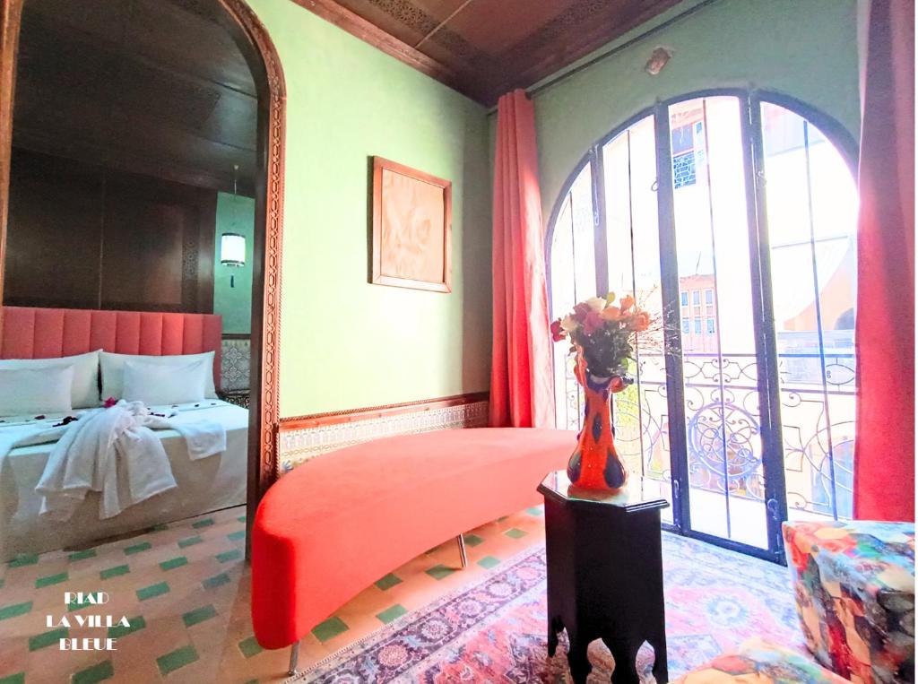 Postel nebo postele na pokoji v ubytování Riad la villa bleue & SPA