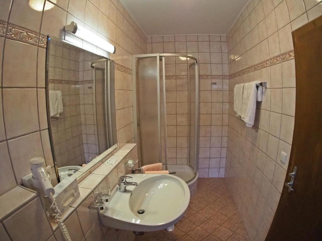 Koupelna v ubytování Hotel Egerthof