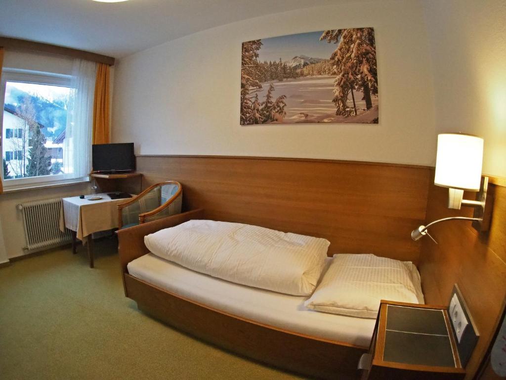 TV a/nebo společenská místnost v ubytování Hotel Egerthof