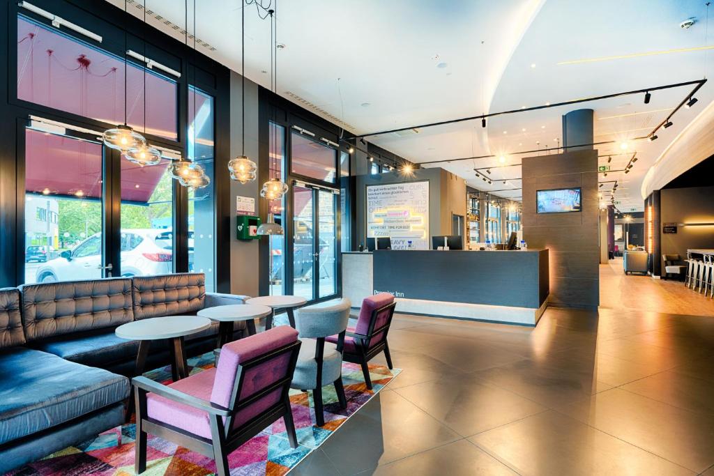 Premier Inn Heilbronn City Centreにあるシーティングエリア