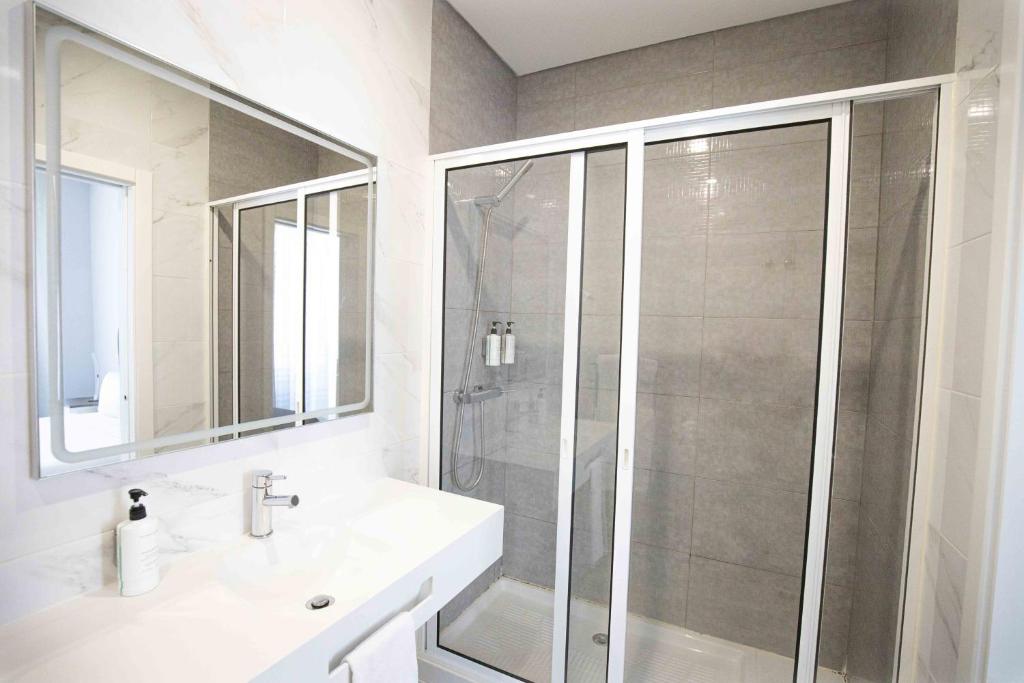 Grande Pensao Residencial Alcobia - Resim 13