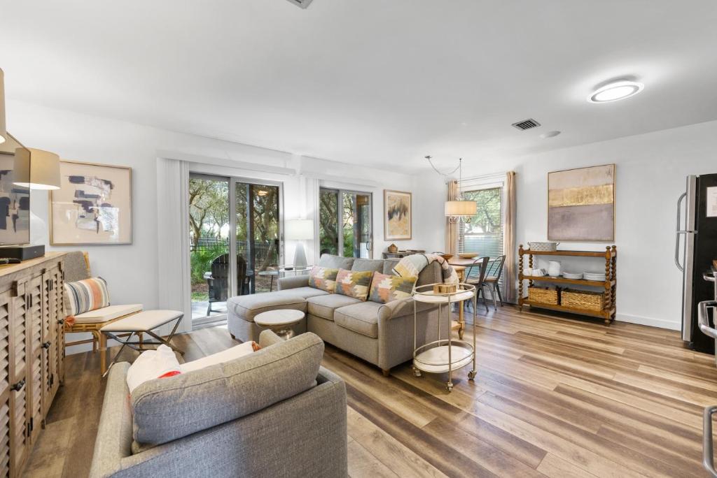 Little Beach Chickee condo, Inlet Beach (updated prices 2024)