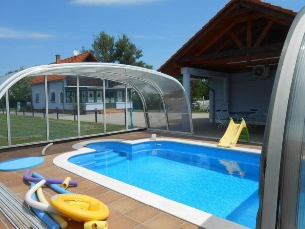 Ferienhaus in Balatonmáriafürd mit Terrasse, Grill und Garten 8647 Balatonmáriafürdő, Bajcsy-Zsilinszky utca 149 kép - 1