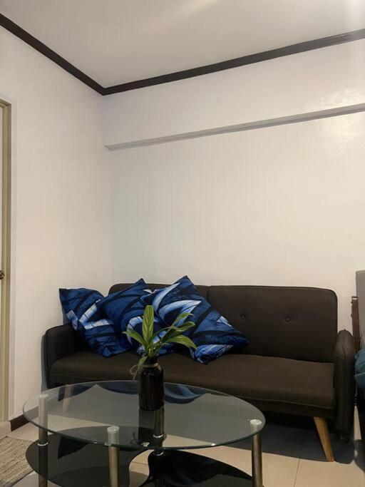 Posezení v ubytování The Bachelor's Suite at Mactan Airport