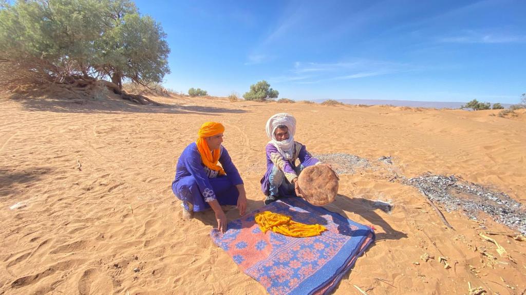 Ospiti di Atta Desert Camp