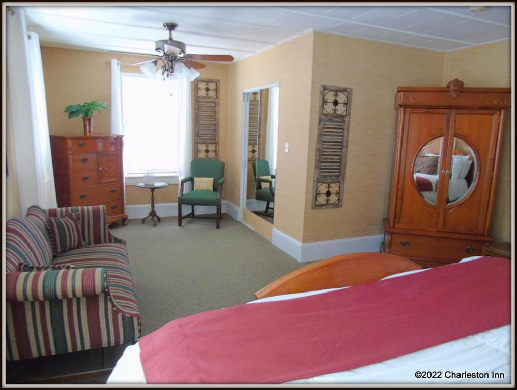 The Charleston Inn Hendersonville NC - Kingkamer