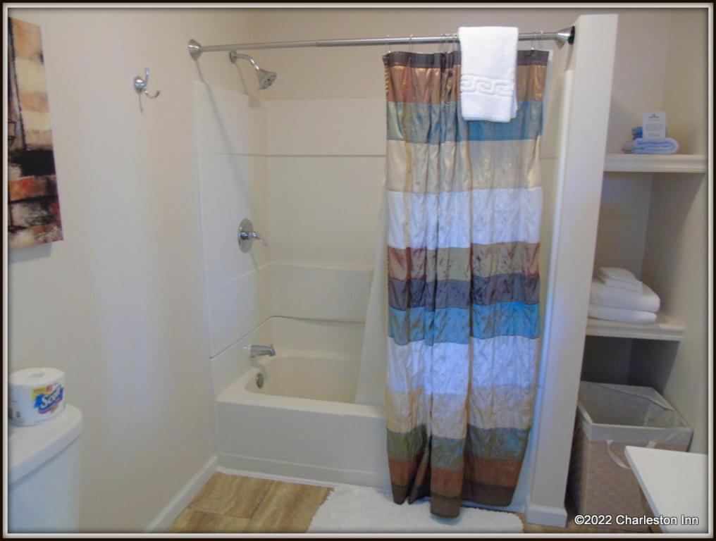 The Charleston Inn Hendersonville NC - Kingkamer