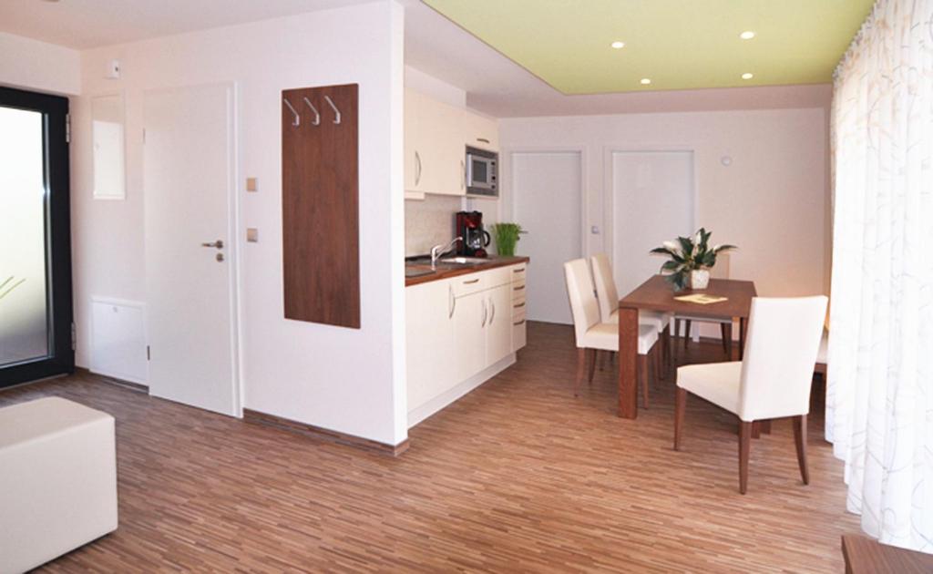 Bodensee Hotel Storchen - Deluxe Two-Bedroom Apartment With Garden View