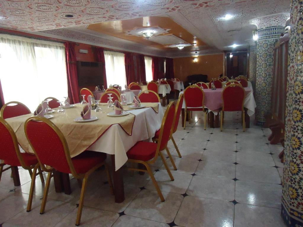 Restaurace v ubytování Hotel Lixus