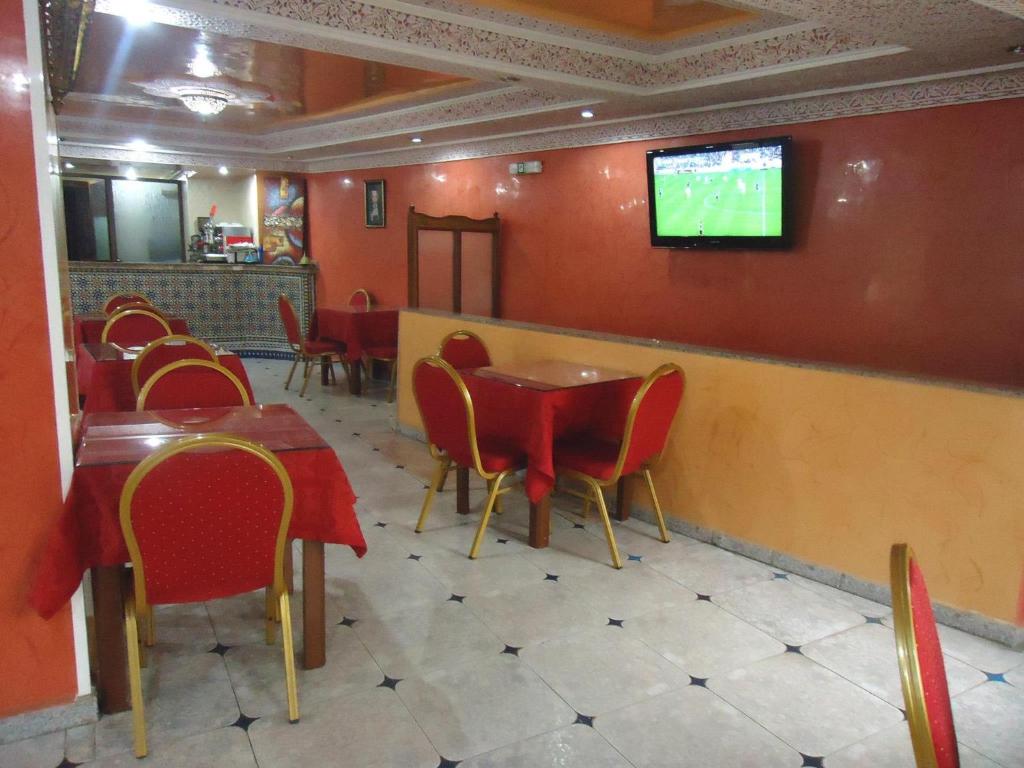 TV a/nebo společenská místnost v ubytování Hotel Lixus