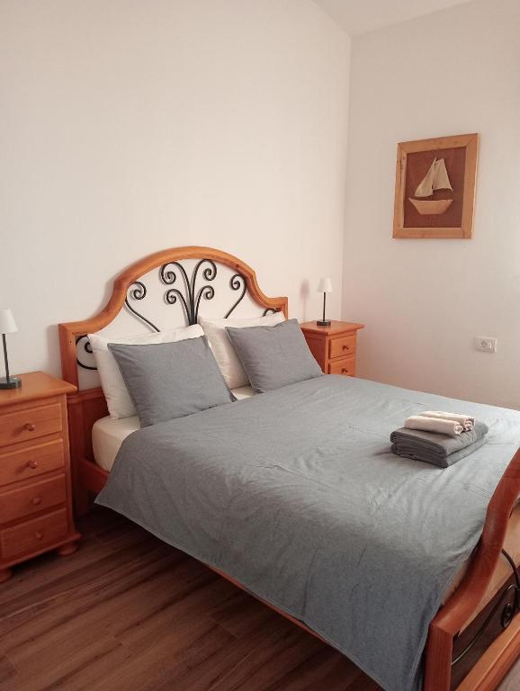 Postel nebo postele na pokoji v ubytování Beautiful Holiday Villa with heated private pool, Los Cristianos