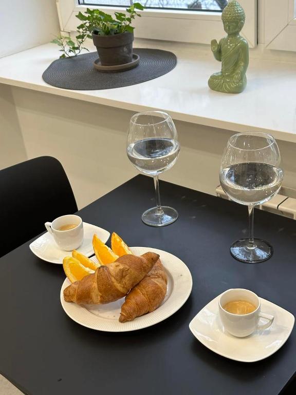 Art Deco Apartment - 13