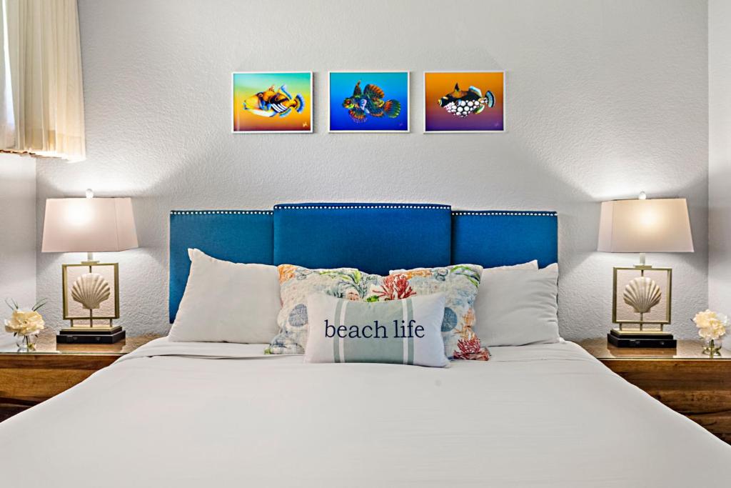 Postel nebo postele na pokoji v ubytování Kaanapali Shores 144