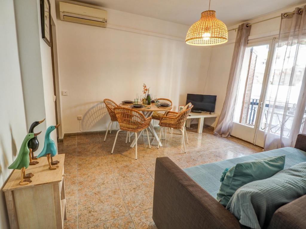 Fotografie z fotogalerie ubytování Cervantes Apartment by Hello Homes Sitges v destinaci Sitges