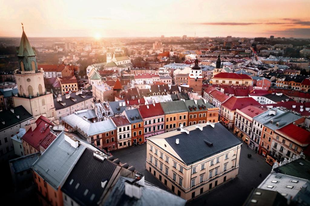 Et luftfoto af Apartamenty Kamienica Muzyków Old Town Lublin