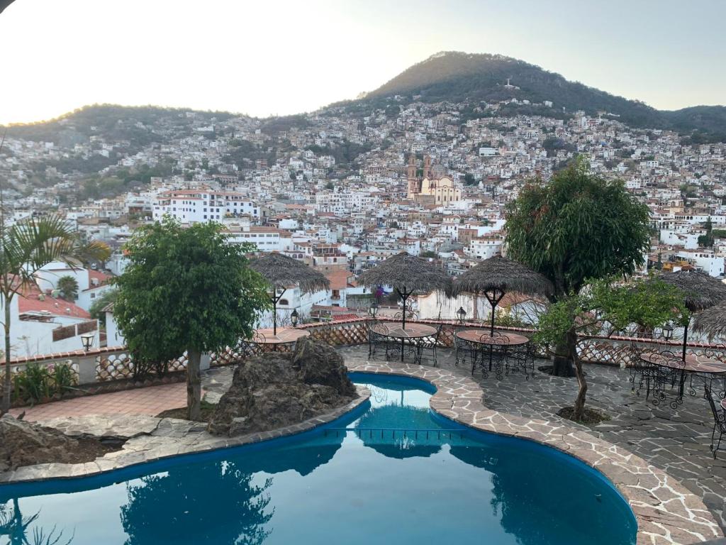 Výhled na bazén z ubytování Hotel Cielito Lindo, Taxco nebo okolí