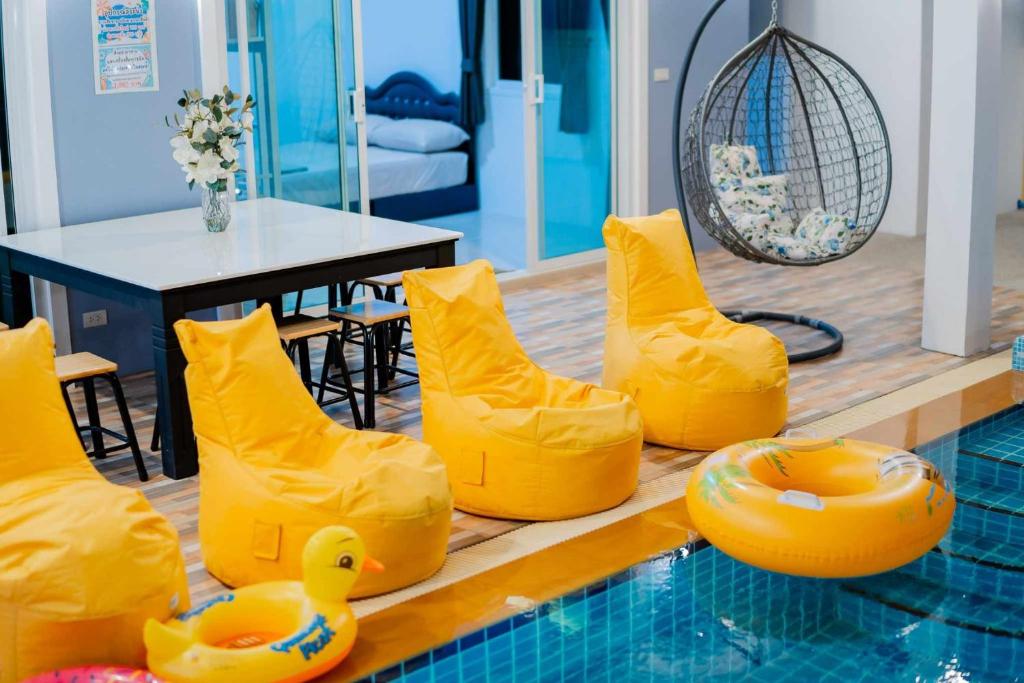 Χώρος καθιστικού στο พลอยพูลวิลล่า ชะอำ 2 Poolvilla Cha-am 2