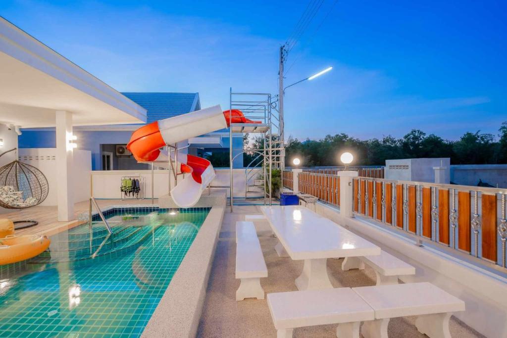Πισίνα στο ή κοντά στο พลอยพูลวิลล่า ชะอำ 2 Poolvilla Cha-am 2