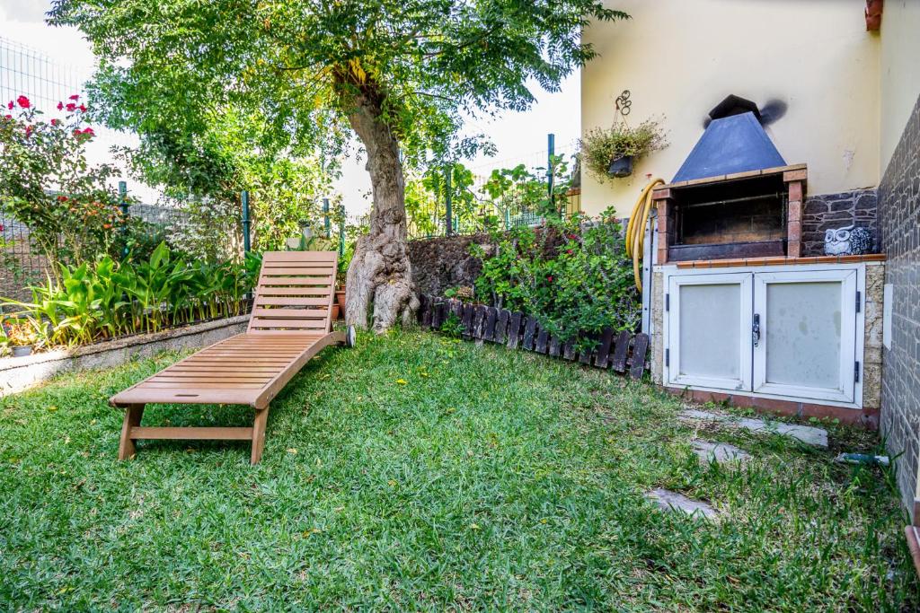 Κήπος έξω από το Villa Martina