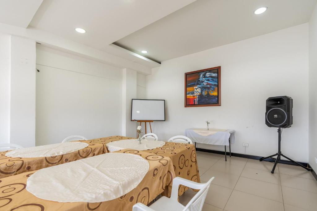 TV a/nebo společenská místnost v ubytování Hotel Bogota Resort