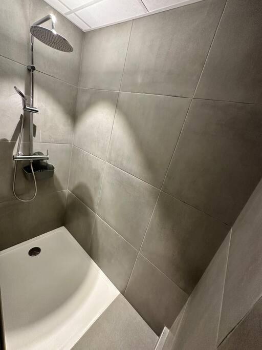 Koupelna v ubytování APPARTEMENT T3 "TI CAZE" Villa Bel Kay Nou