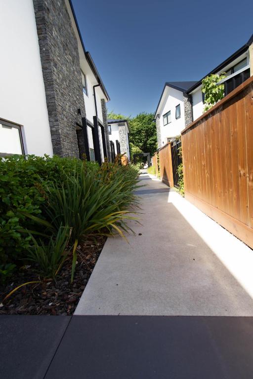 1 Bedroom Gem with Hagley Park at your doorstep - Resim 23