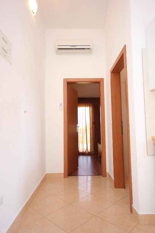 Zdjęcie z galerii obiektu Apartments by the sea Pasman - 8215 w mieście Pašman