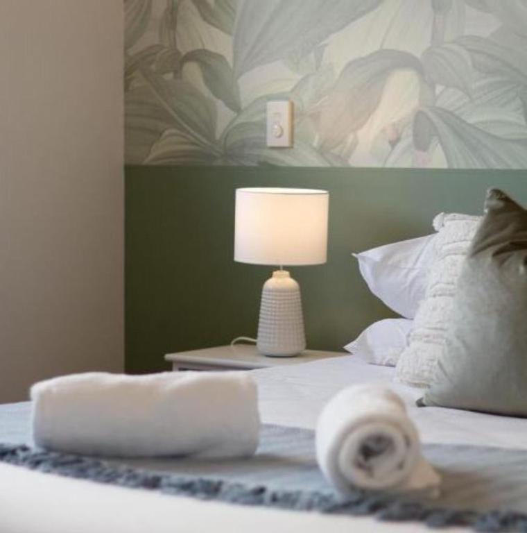 1 Bedroom Gem with Hagley Park at your doorstep - Resim 17