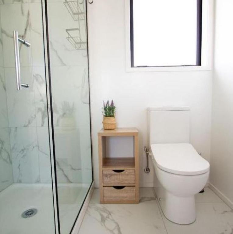 1 Bedroom Gem with Hagley Park at your doorstep - Resim 20