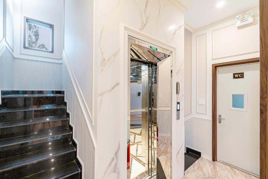 PINE VIEW Hotel Dalat - 9