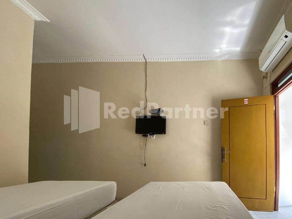Hotel Kurnia @ Jln Pemuda Blora RedPartner - Chambre Lits Jumeaux Supérieure