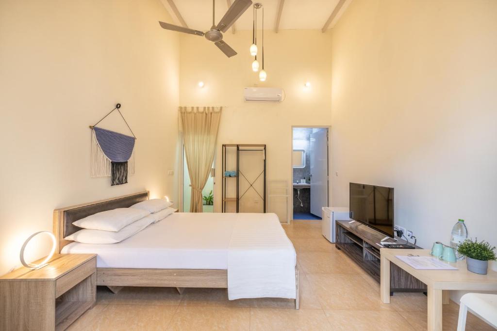 Three Hearts Guesthouse and Villas - 12