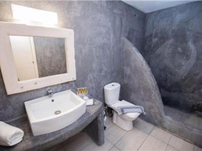 Koupelna v ubytování OMIROS HOTEL