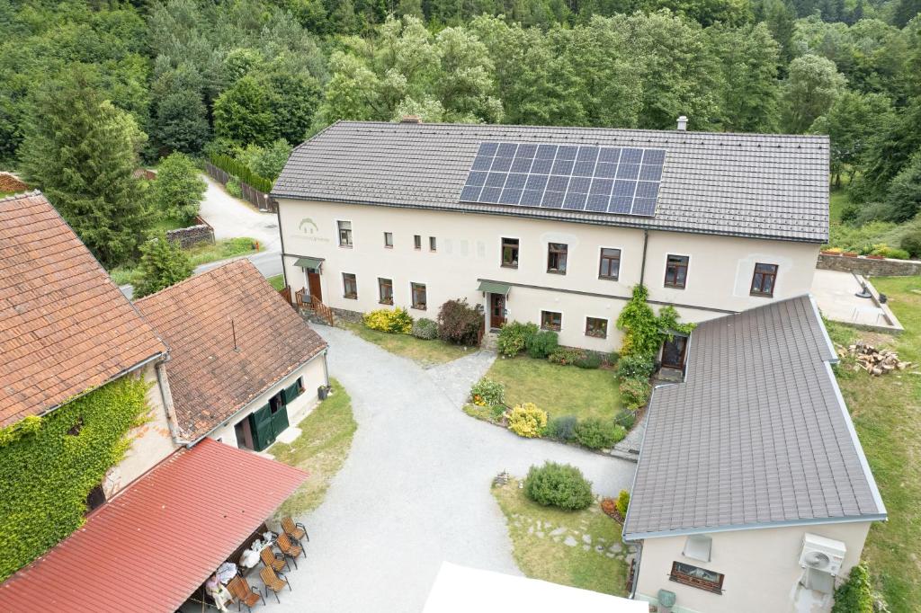 Budynek, w którym mieści się apartament