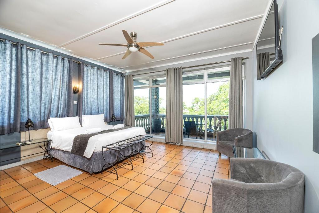 N1 Hotel & Campsite Victoria Falls - Chambre Reine Supérieure