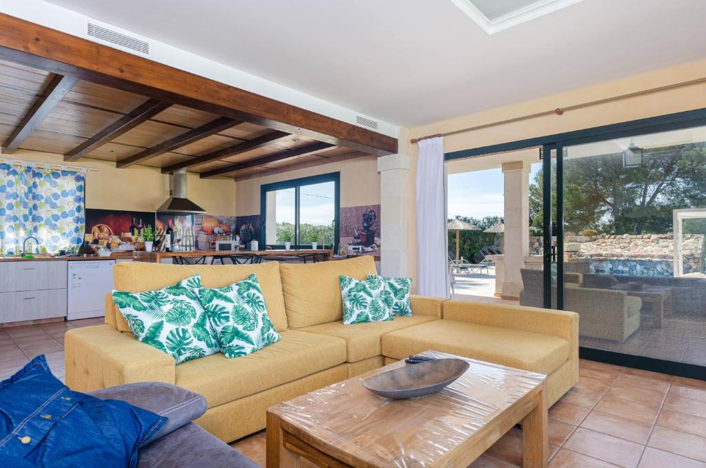 Kuchyň nebo kuchyňský kout v ubytování YourHouse Romani Villa