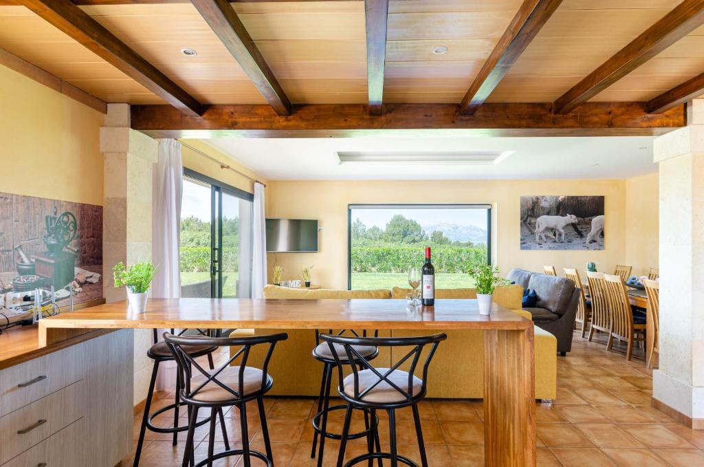 Kuchyň nebo kuchyňský kout v ubytování YourHouse Romani Villa