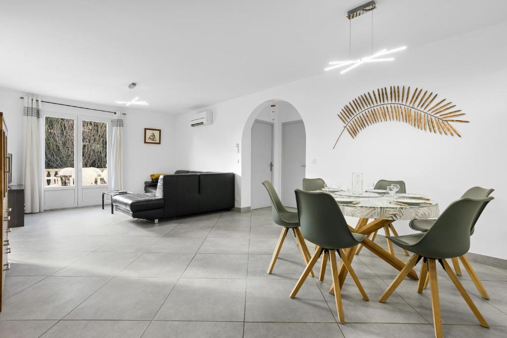 Posezení v ubytování Maison Saint-Raphael - Les Vignes