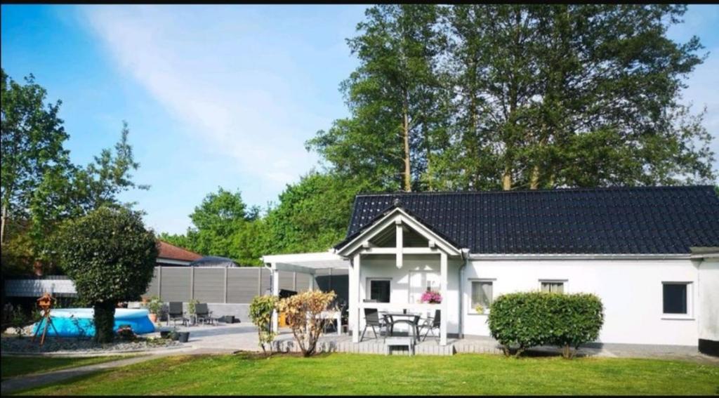 Κήπος έξω από το Ferienhaus "Unter den Linden"