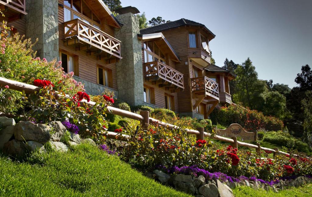 Um jardim em Bungalows Buena Vista