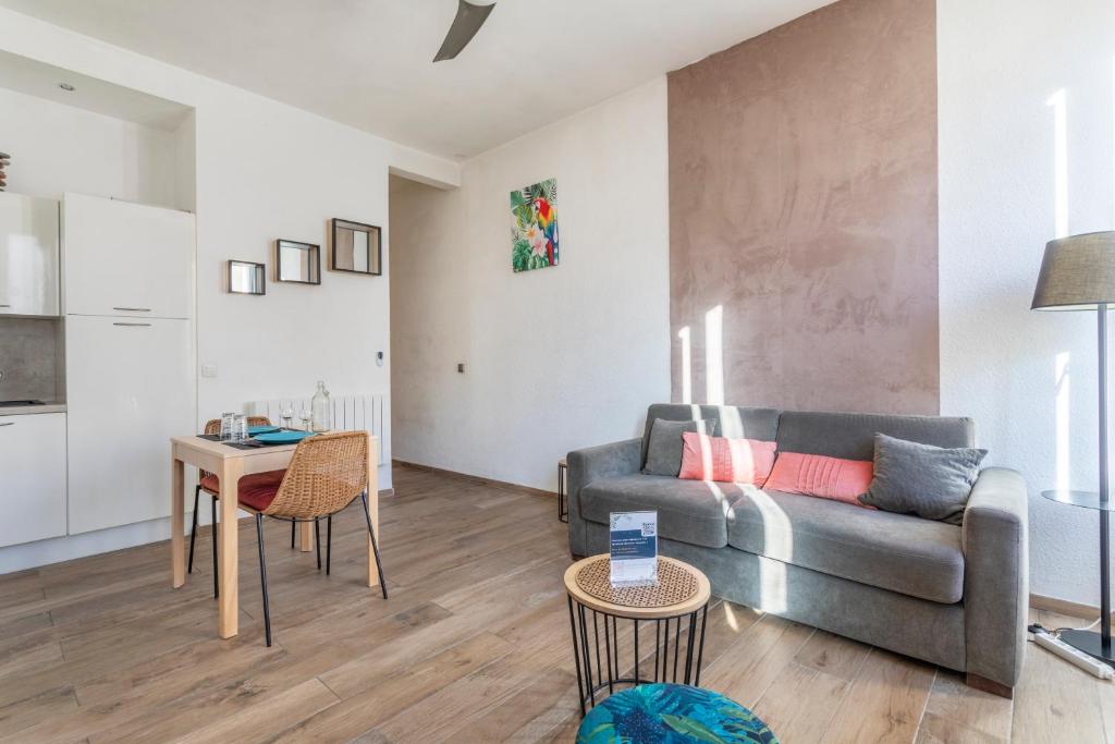 Photo de la galerie de l'établissement Charmant Studio au Cœur de la Place des Cardeurs, à Aix-en-Provence