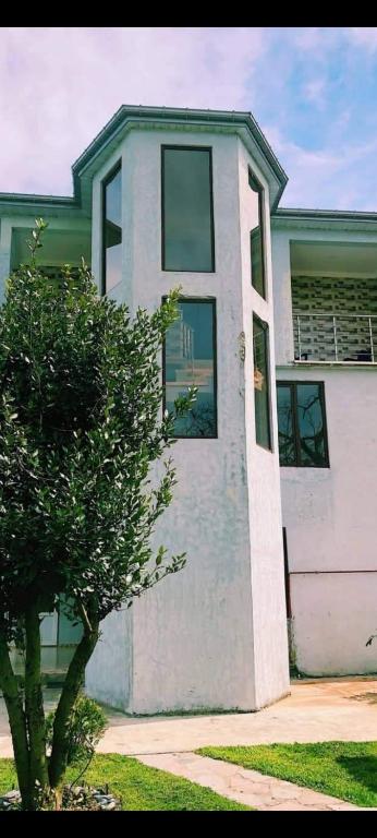 Edifici on està situat l'hostal o pensió