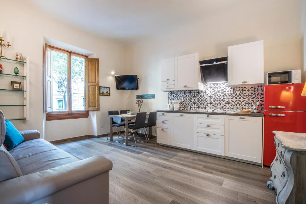 A kitchen or kitchenette at Thousand Dreams Suite